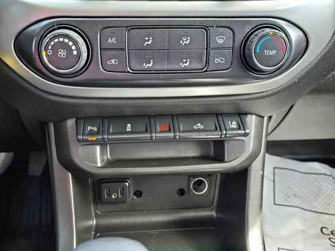 Used 2022 Chevrolet Colorado LT w/ Fleet Safety Package RWD image 15