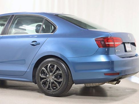 Used 2017 Volkswagen Jetta S image 10