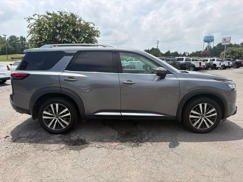 Used 2022 Nissan Pathfinder Platinum w/ Cargo Package AWD/4WD image 9
