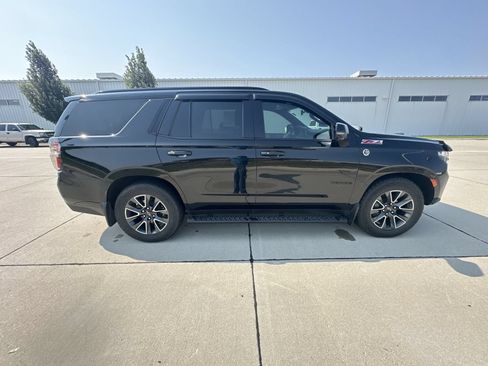 Used 2021 Chevrolet Tahoe Z71 w/ Z71 Off-Road Package AWD/4WD image 15