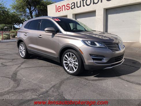 Used 2018 Lincoln MKC Reserve w/ Lincoln MKC Climate Package FWD image 2