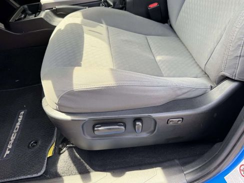 Used 2020 Toyota Tacoma SR5 RWD image 16