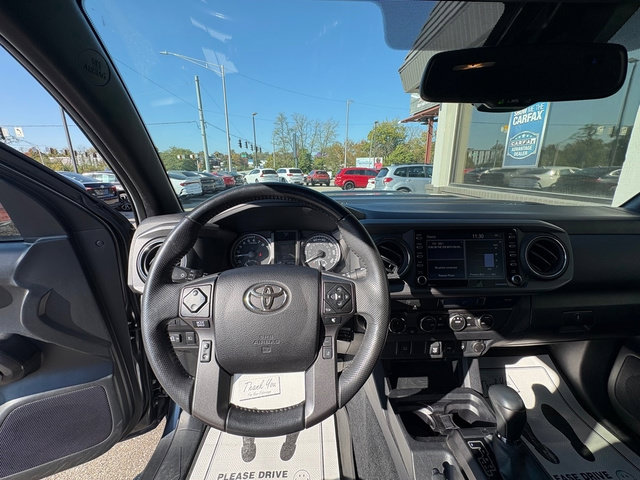 Used 2022 Toyota Tacoma TRD Sport AWD/4WD image 20