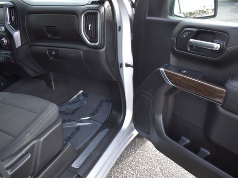 Used 2020 GMC Sierra 1500 SLE w/ Fleet Comfort Package image 16