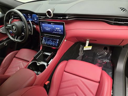 New 2025 Maserati Grecale Modena image 24