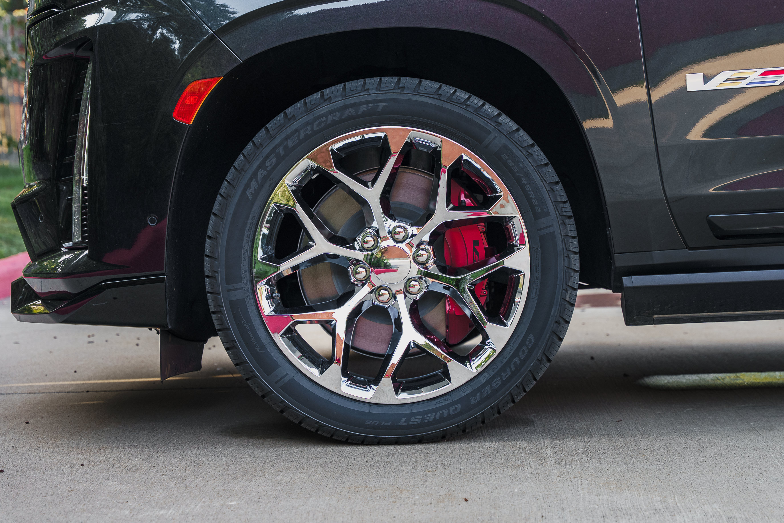 Used 2024 Cadillac Escalade V w/ LPO, Floor Liner Package AWD/4WD image 29