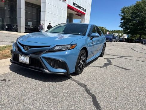 Used 2023 Toyota Camry SE FWD image 2