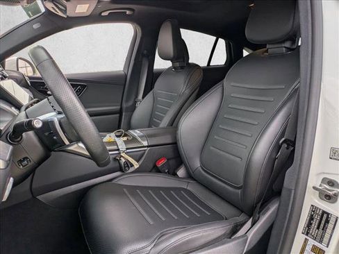 Used 2025 Mercedes-Benz GLC 300 4MATIC w/ AMG Line image 17