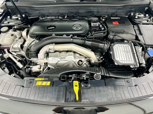Certified 2025 Mercedes-Benz GLB 250 image 27