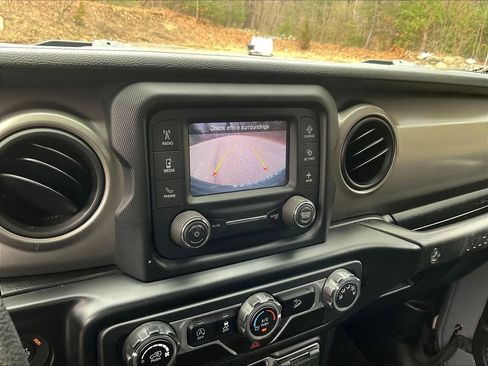 Used 2021 Jeep Wrangler Unlimited Sport AWD/4WD image 19