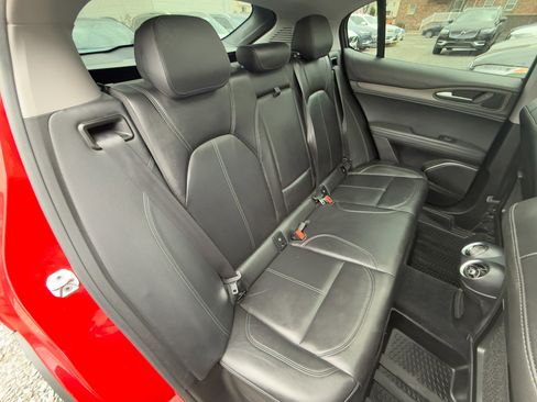 Used 2018 Alfa Romeo Stelvio Ti image 32