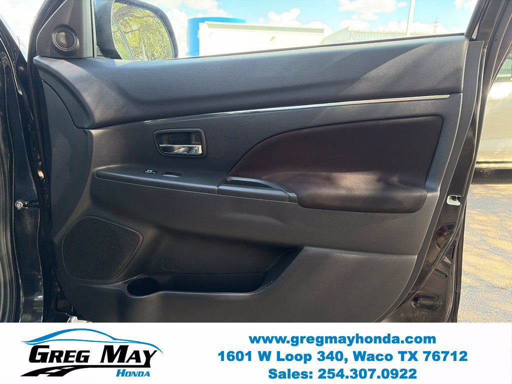 Used 2025 Mitsubishi Outlander Sport LE AWD/4WD image 12