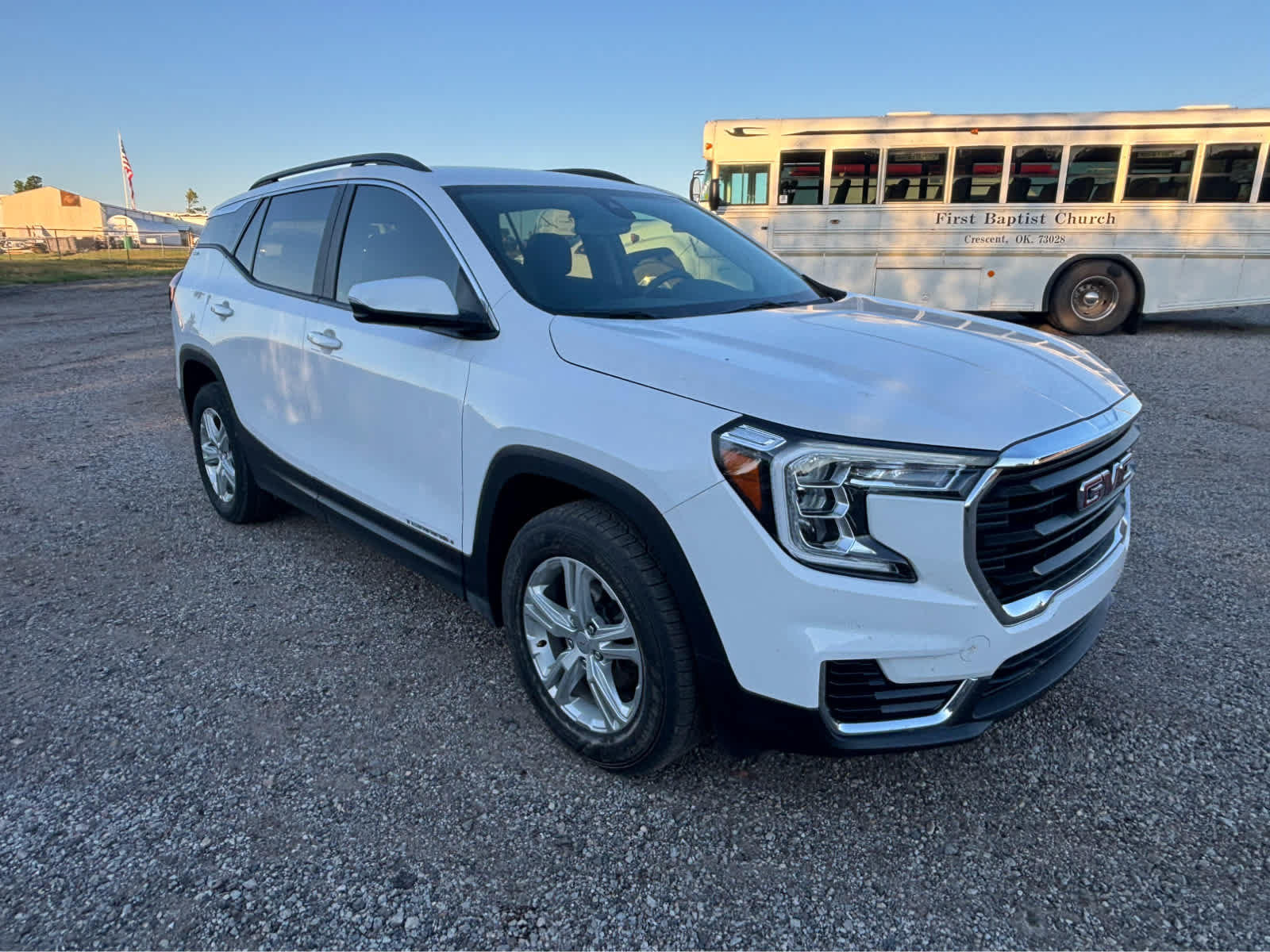 Used 2024 GMC Terrain SLE w/ Driver Convenience Package AWD/4WD image 9