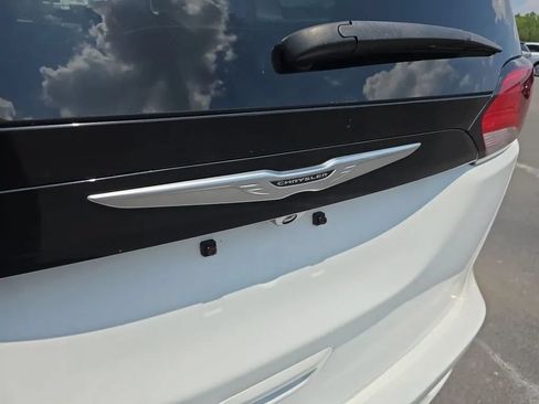 Used 2023 Chrysler Voyager LX FWD image 10