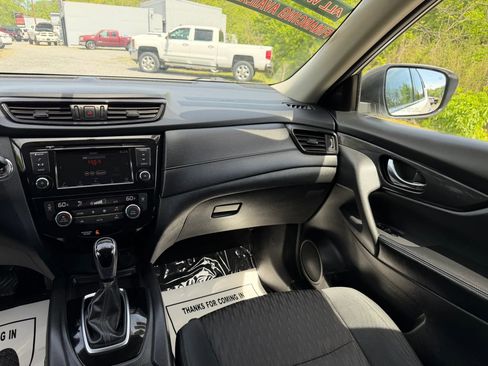 Used 2018 Nissan Rogue SV AWD/4WD image 26