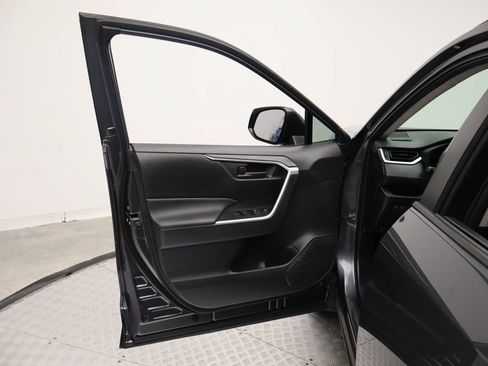 Certified 2025 Toyota RAV4 LE AWD/4WD image 16