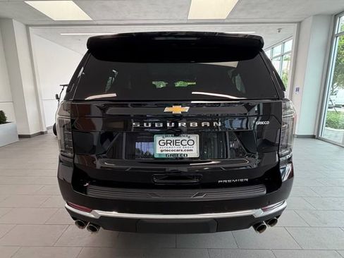 Used 2025 Chevrolet Suburban Premier AWD/4WD image 11