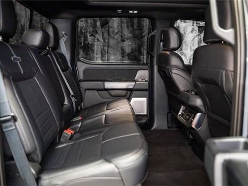 Used 2025 Ford F450 Platinum w/ FX4 Off-Road Package image 18