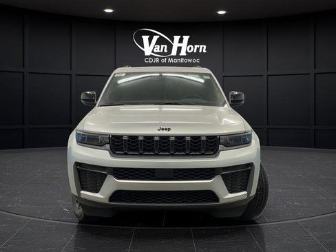 New 2026 Jeep Grand Cherokee Laredo image 12