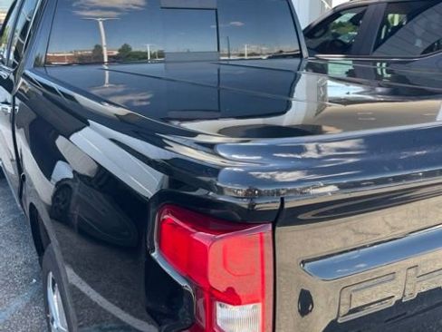 Used 2022 Chevrolet Silverado 1500 High Country w/ High Country Premium Package AWD/4WD image 5