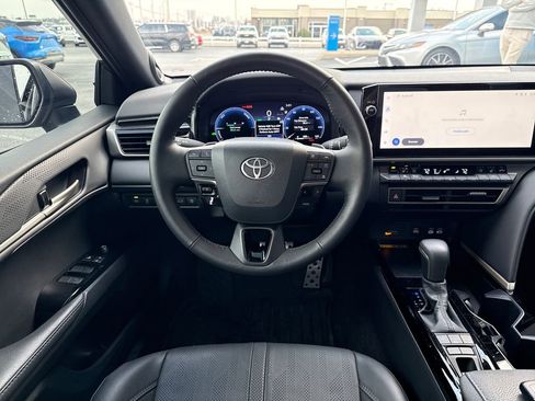 Used 2025 Toyota Camry XSE image 16