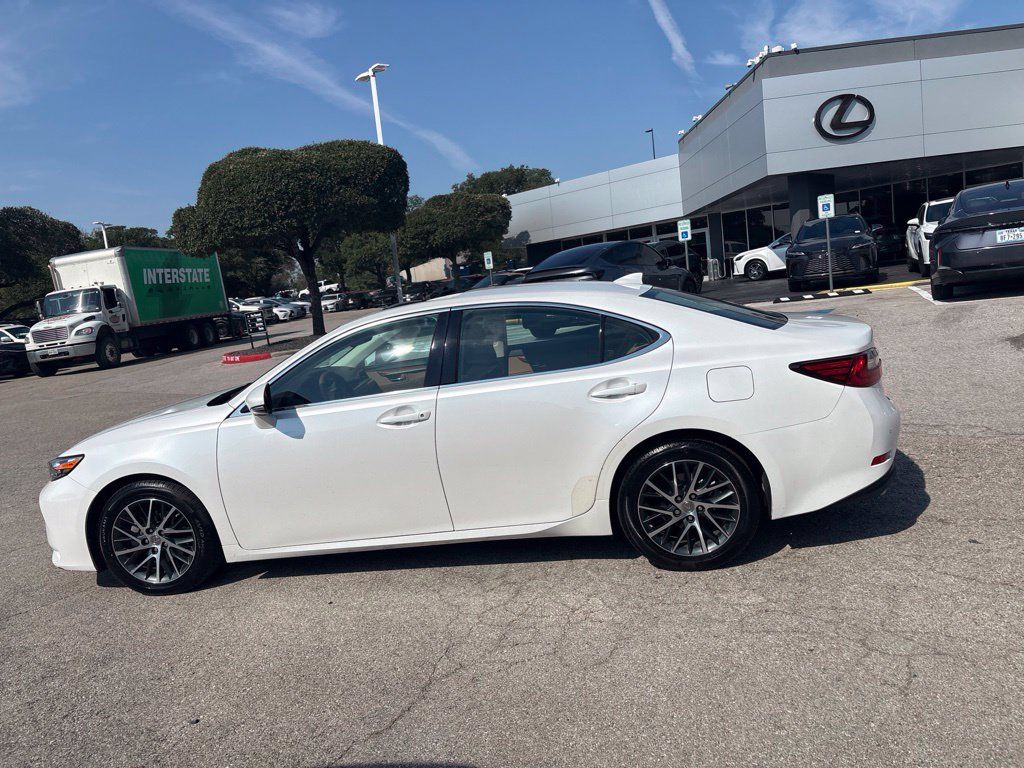 Used 2016 Lexus ES 350 w/ Luxury Package w/Wood Trim FWD image 2
