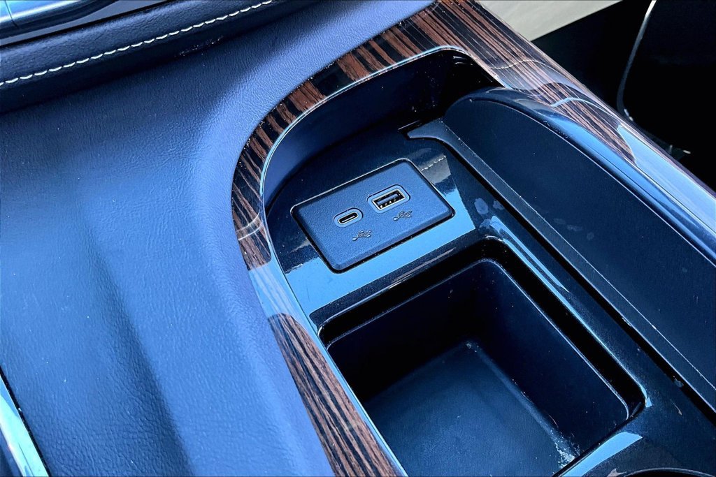 Certified 2023 Cadillac Escalade Premium Luxury w/ LPO, Floor Liner Package AWD/4WD image 26