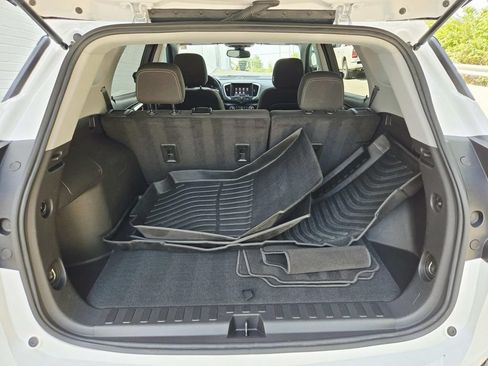 Used 2024 GMC Terrain SLE w/ Driver Convenience Package FWD image 13