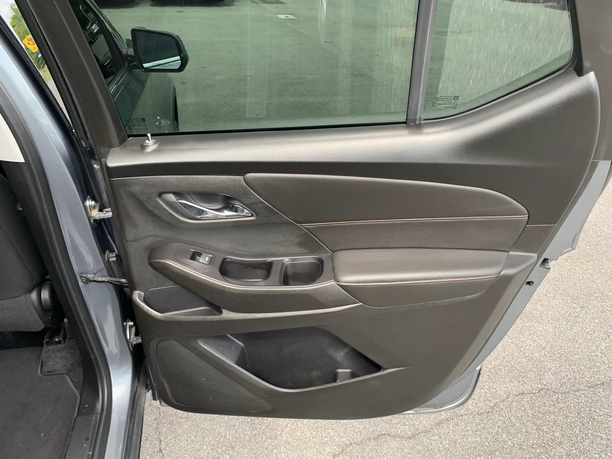 Used 2020 Chevrolet Traverse LS AWD/4WD image 26