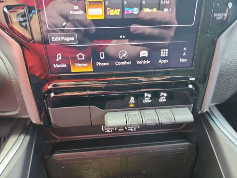 Used 2025 RAM 1500 Big Horn AWD/4WD image 18