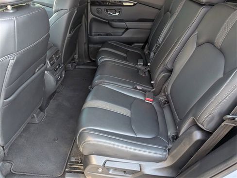 Used 2023 Honda Pilot Touring image 30