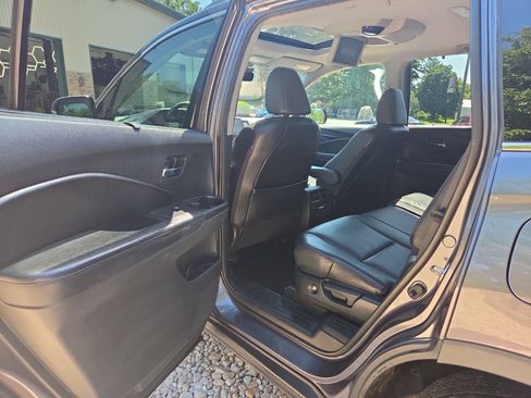 Used 2019 Honda Pilot Touring image 13