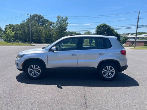 Used 2017 Volkswagen Tiguan S AWD/4WD image 2