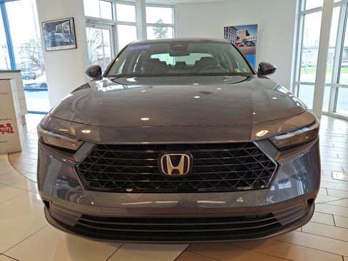 Certified 2025 Honda Accord LX image 2