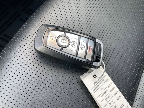 Certified 2025 Ford Escape Platinum image 35