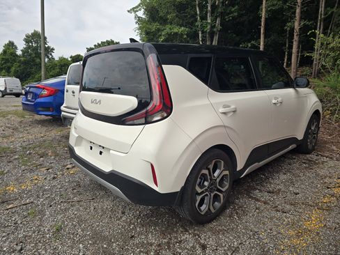 Used 2025 Kia Soul EX FWD image 4