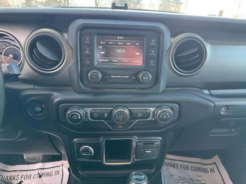 Used 2019 Jeep Wrangler Sport AWD/4WD image 6