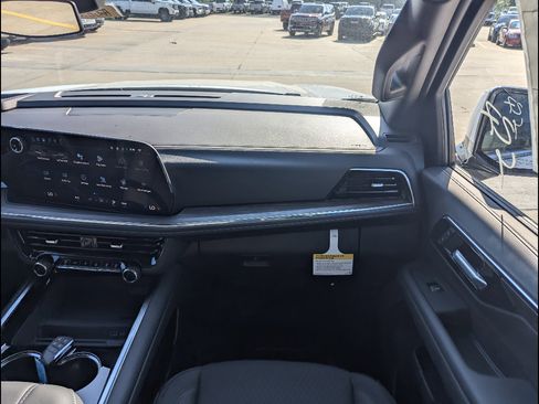 New 2026 Chevrolet Suburban LS AWD/4WD image 4