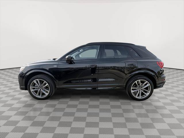 Used 2024 Audi Q3 2.0T Premium Plus w/ Premium Plus Package AWD/4WD image 2