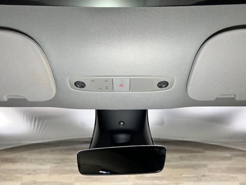 Used 2025 Tesla Model Y Long Range RWD image 17