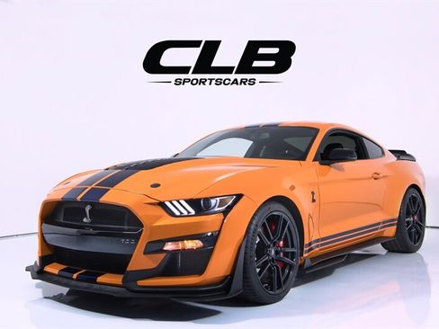 Used 2020 Ford Mustang Shelby GT500 w/ Technology Package RWD image 1