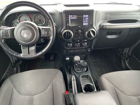 Used 2018 Jeep Wrangler Unlimited Sport w/ Dual Top Group AWD/4WD image 3
