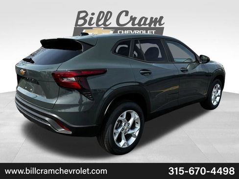 New 2026 Chevrolet Trax LS w/ LS Convenience Package FWD image 3