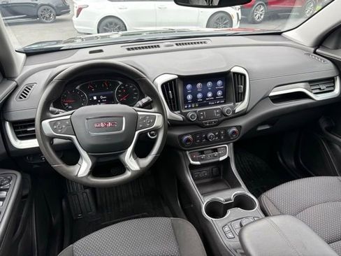Used 2024 GMC Terrain SLE w/ Driver Convenience Package FWD image 22