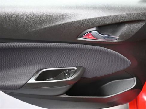 Used 2018 Chevrolet Cruze LT image 12