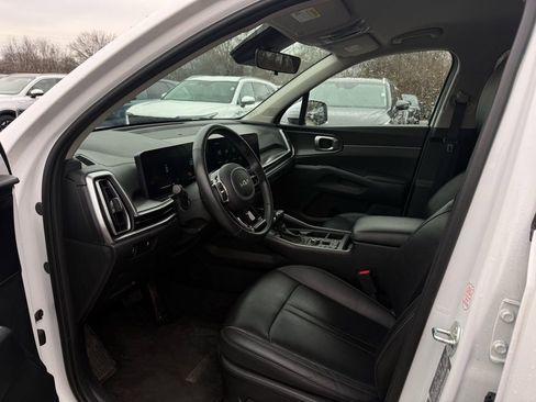 Certified 2024 Kia Sorento S image 8