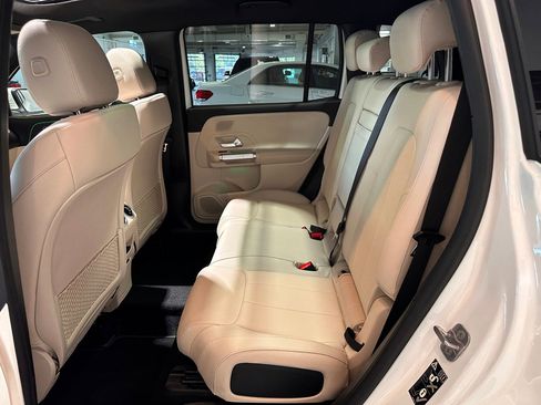 New 2025 Mercedes-Benz GLB 250 4MATIC image 14