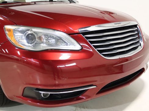 Used 2013 Chrysler 200 Limited FWD image 26