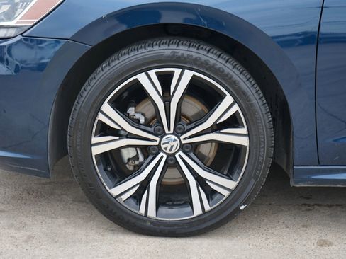 Used 2022 Volkswagen Passat 2.0T SE image 13