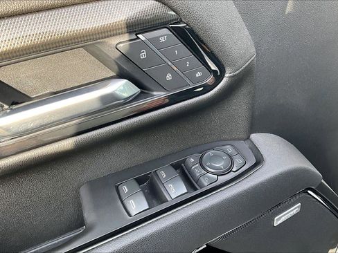 Used 2025 GMC Sierra 3500 AT4 w/ AT4 Premium Plus Package image 37